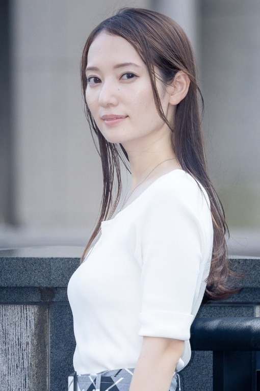 松村芽依